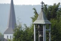 Blick auf den Kirchturm