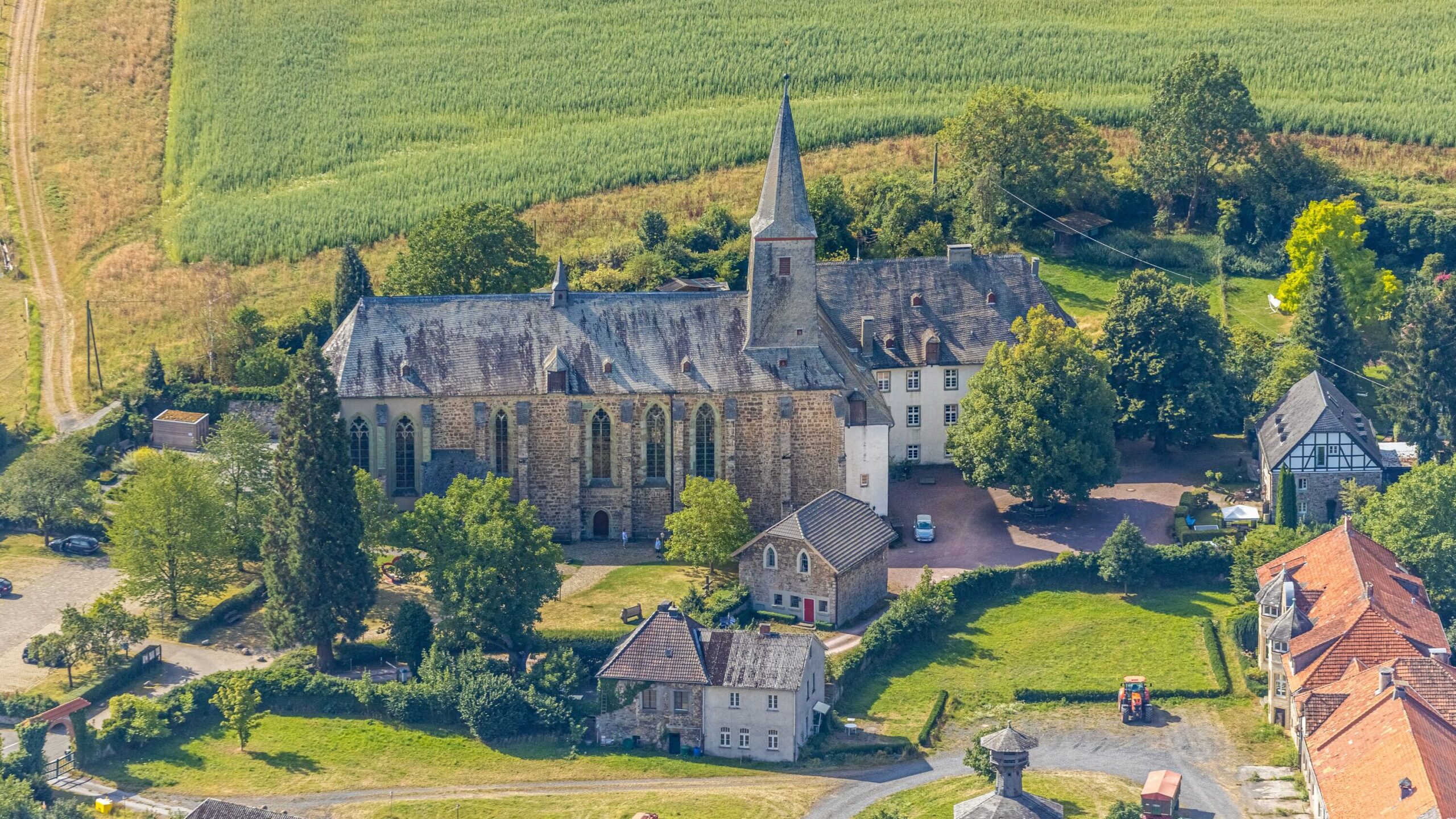weboptimiert-Kloster-Oelinghausen-Herdringen-scaled-aspect-ratio-16-9
